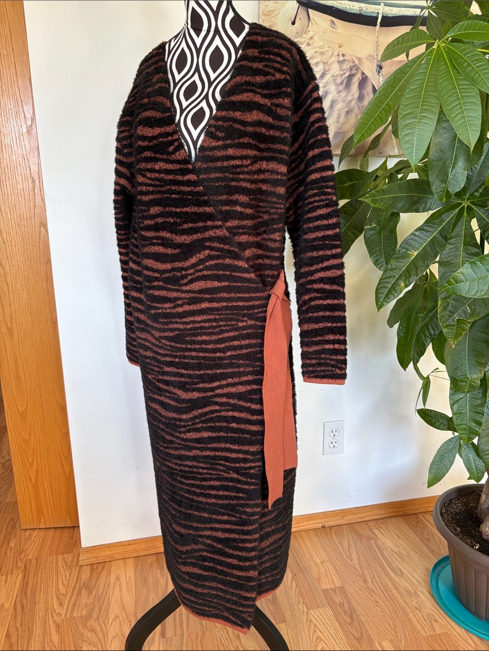 J.O.A. Rust and Black Zebra Wrap Midi Cardigan beautiful